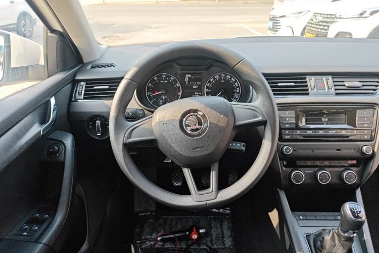 Used Skoda Octavia 2017 Classic Model 1.6L Manual Standard Edition
