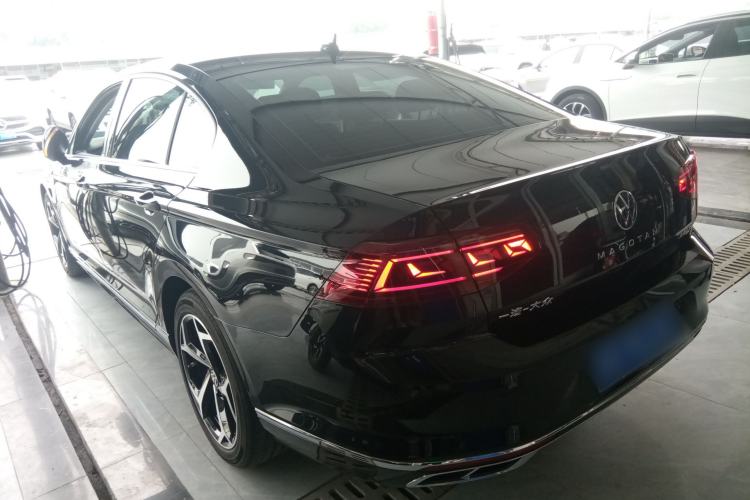 Used Volkswagen Magotan 2025 Zhongxiang Version 330TSI DSG Luxury Edition Rear Left 45 Deg