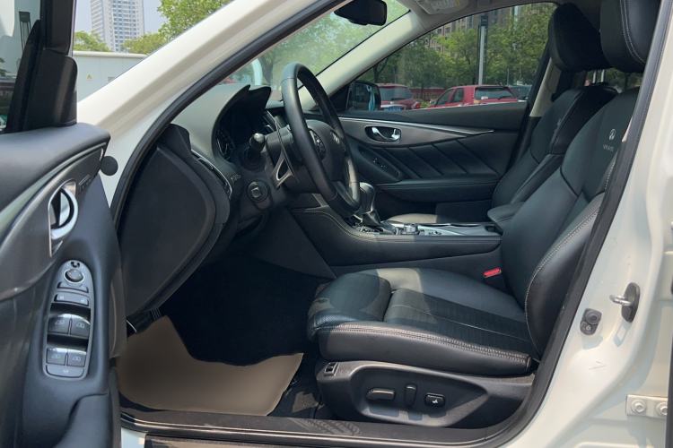 Used Infiniti Q50 2014 3.7L Luxury Sport Edition Interior 1