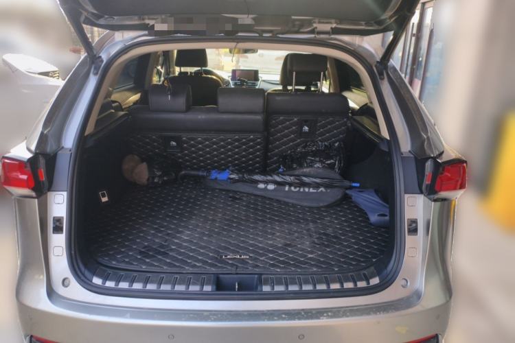 Used Lexus NX 2018 300h Front-Wheel-Drive FENGSHANG Version China V Emission Standard
