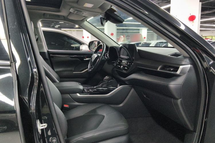 Used Toyota Highlander 2022 Dual-Engine 2.5L Four-Wheel Drive Prestige Version 7 Seats Right Front Seat