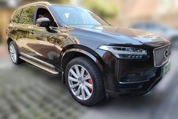 Used Volvo XC90 New Energy 2018 E-Drive Hybrid T8 Prestige 7-Seater Front Right 45 Deg