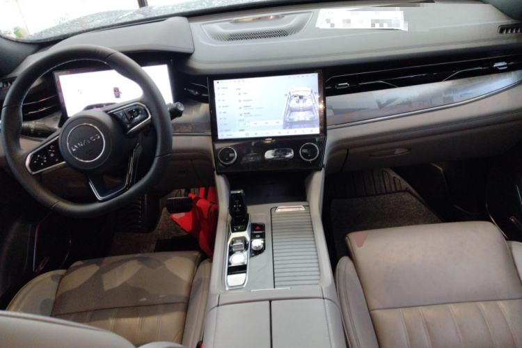 Used Lynk & Co 09 EM-P 2023 2.0TD EM-P Long-Range Version PM 7-Seater Center Console