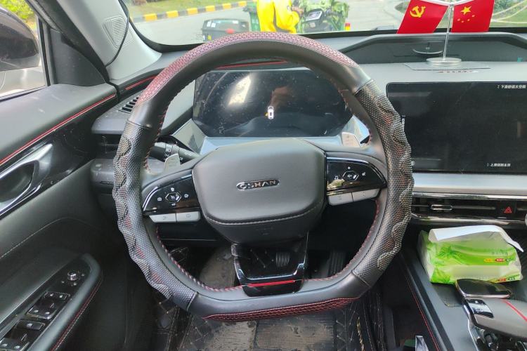 Used CHANGAN OSHAN Z6 2022 Blue Whale 1.5T DCT Luxury Model
