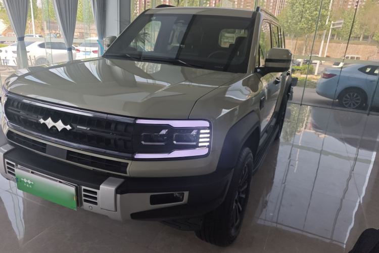 Used Formula Leopard 5 2023 Explore Edition