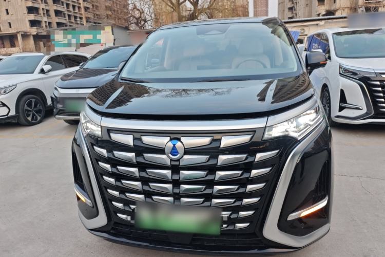 Used Denza D9 2022 DM-i 945 Luxury Model
