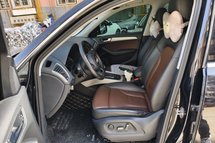 Used Audi Q5 2017 40 TFSI Ambition Edition Left Front Seat