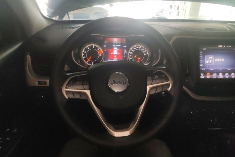 Used Jeep Cherokee 2017 2.0L Superior Edition