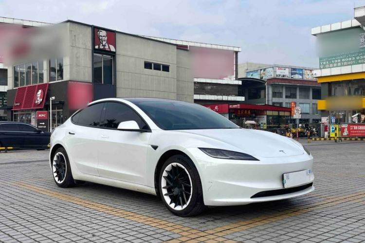 Used Tesla Model 3 2023 Long-Range All-Wheel-Drive Version
