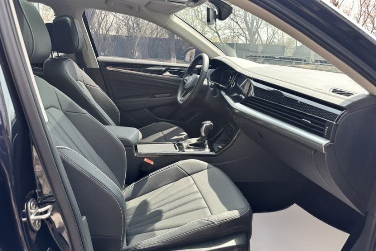 Used Volkswagen Passat 2024 380TSI Dragon Edition Interior 3