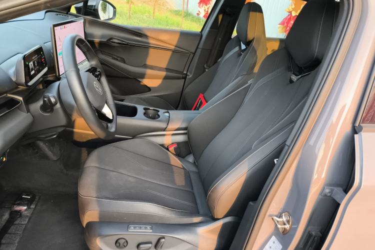 Used Volkswagen ID.UNYX 2024 Pro Long-Range Version
