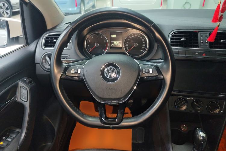 Used Volkswagen Polo 2016 1.6L Automatic Comfort Model Steering Wheel