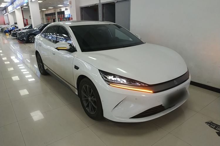 Used BYD Qin L 2025 EV 470KM Leading Edition Front Right 45 Deg