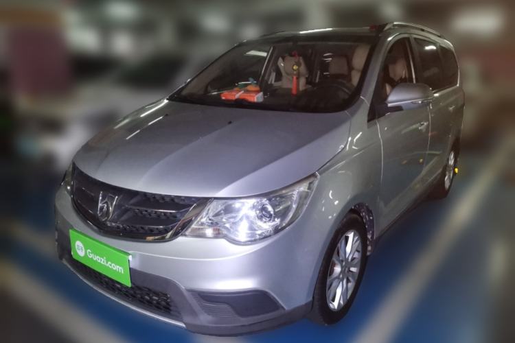 Used Baojun 730 2014 1.5L manual standard trim 7 seats