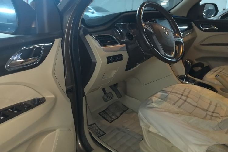 Used Baojun 730 2016 1.8L iAMT Luxury Model 7 Seats
