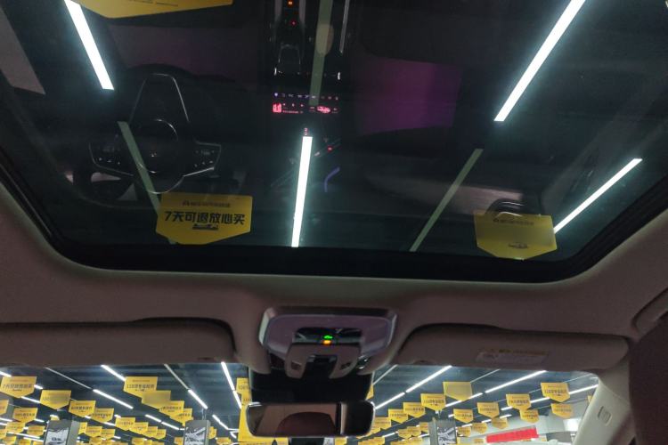 Used Hongqi H5 2025 2.0T Automatic Flag Edition – 500 000 Units Commemorative Version
