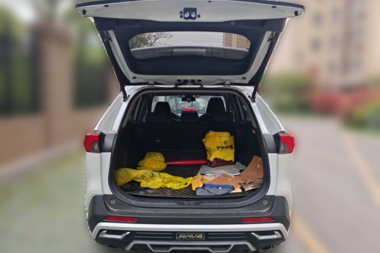 Used Toyota RAV4 2021 2.0L CVT 4x4 Trend Edition Trunk