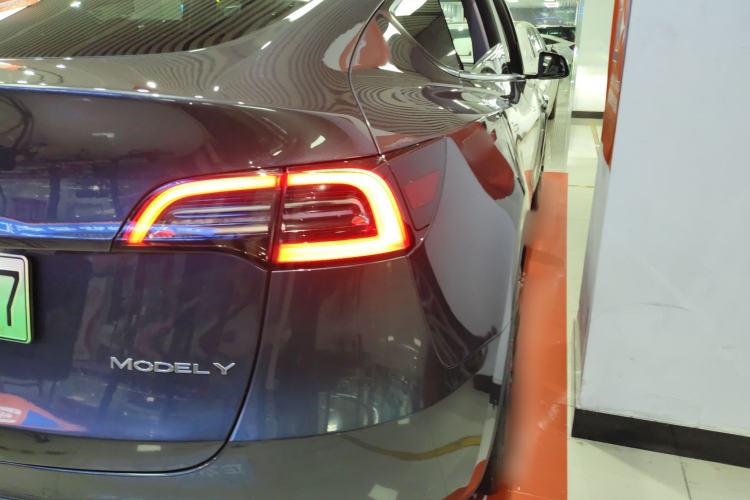 Used Tesla Model Y 2023 Rear-Wheel-Drive Version Right Rear Taillight