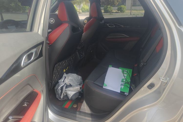 Used CHANGAN OSHAN Z6 2023 Blue Whale 2.0T Automatic Smart Drive Model Left Rear Seat