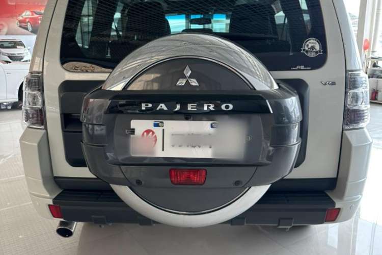 Used Mitsubishi Pajero 2018 3.0L Automatic Standard Edition
