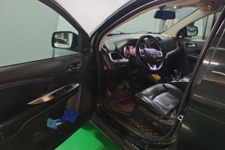 Used Fiat Freemont 2012 2.4L Luxury Edition Driver Seat