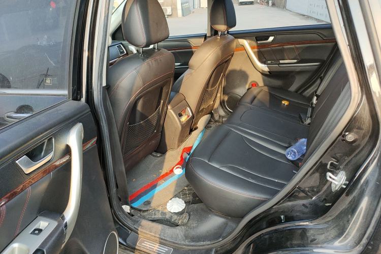 Used Haval H6 2015 Revised Version Sport Edition 1.5T Manual Transmission Two-Wheel Drive Elite Grade Left Rear Seat