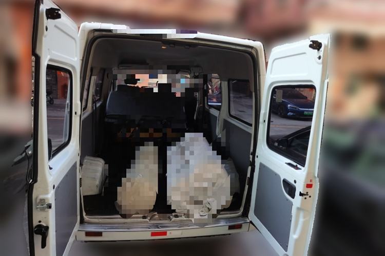 Used SAIC MAXUS Xintu V80 2021 2.0T Manual Classic Aoyuntong Short Wheelbase Mid-Roof 5/6-Seater
