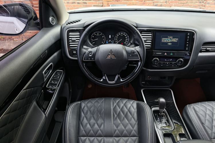 Used Mitsubishi Outlander 2021 2.0L Two-Wheel Drive Comfort Edition 7 Seats
