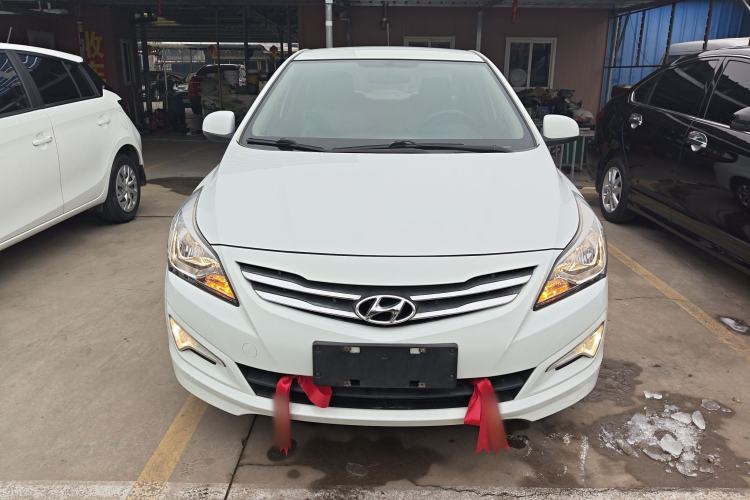 Used Hyundai Verna (older generation) 2014 1.4L Manual Smart GLS Trim