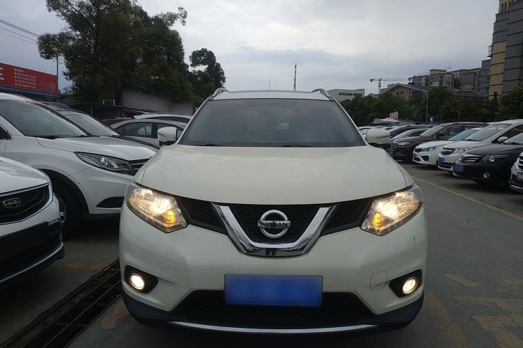 Used Nissan X-Trail 2014 2.5L CVT Luxury Edition 4WD Front