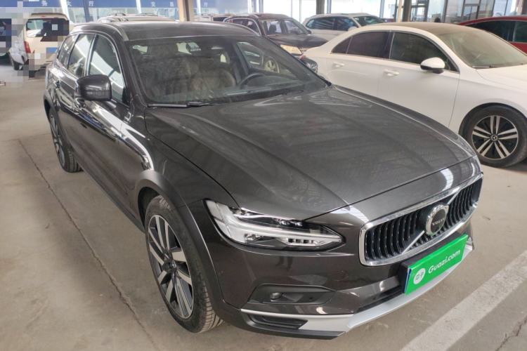Used Volvo V90 2024 Cross Country B5 AWD Prestige Edition