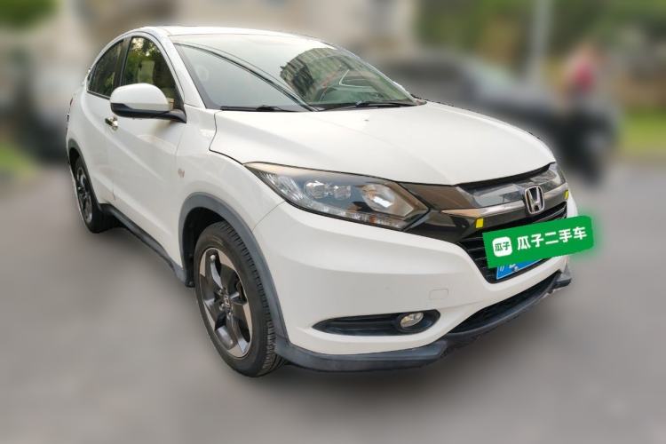 Used Honda Vezel 2017 1.8L CVT Front-Wheel Drive Pioneer Edition Front Right 45 Deg