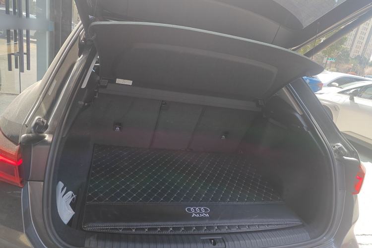 Used Audi Q3 2020 35 TFSI Fashionable and Elegant Model
