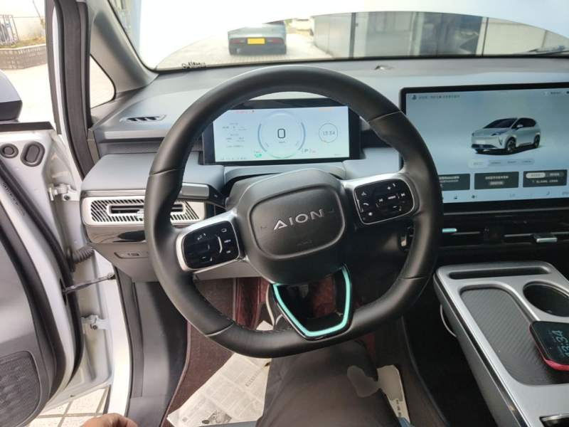 Used AION Y 2023 Younger Star Edition — 10