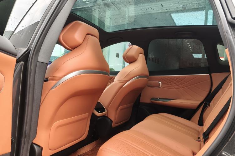 Used Deepal S07 2025 520Max Huawei Qiankun Intelligent Driving ADS SE Pure-Electric Version Interior 11