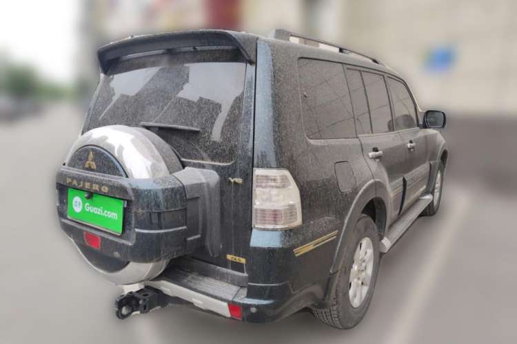 Used Mitsubishi Pajero 2012 3.0L Elite Edition Exterior 5