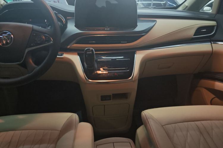 Used Buick GL8 2023 Land Executive Class 652T Luxury Model
