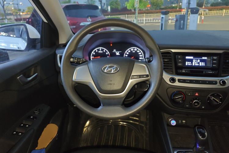 Used Hyundai Verna RV 2017 1.4L Automatic Cool Edition GLS China V Emission Standard Steering Wheel