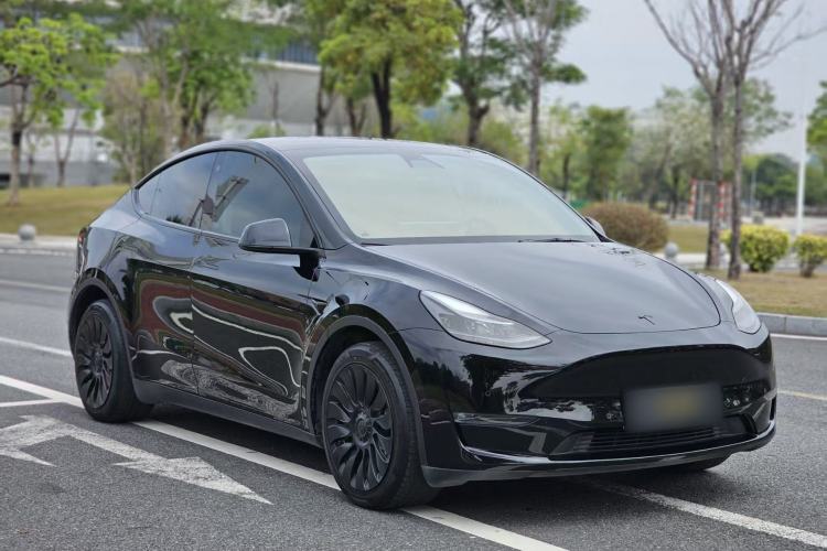 Used Tesla Model Y 2021 Standard Range Rear-Wheel Drive Version Front Right 45 Deg