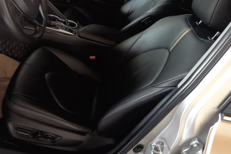 Used Toyota Camry 2019 Revised Version 2.0G Luxury Edition Left Front Seat