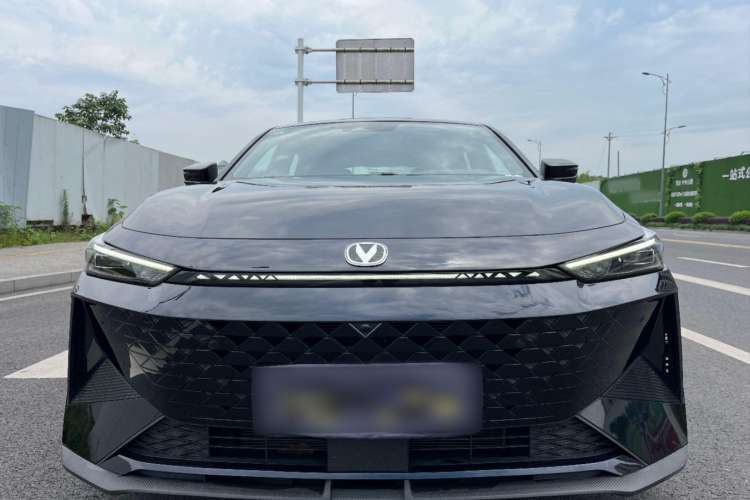 Used Changan UNI-V iDD 2024 Blue Whale Smart Electric iDD 136km Luxury Model