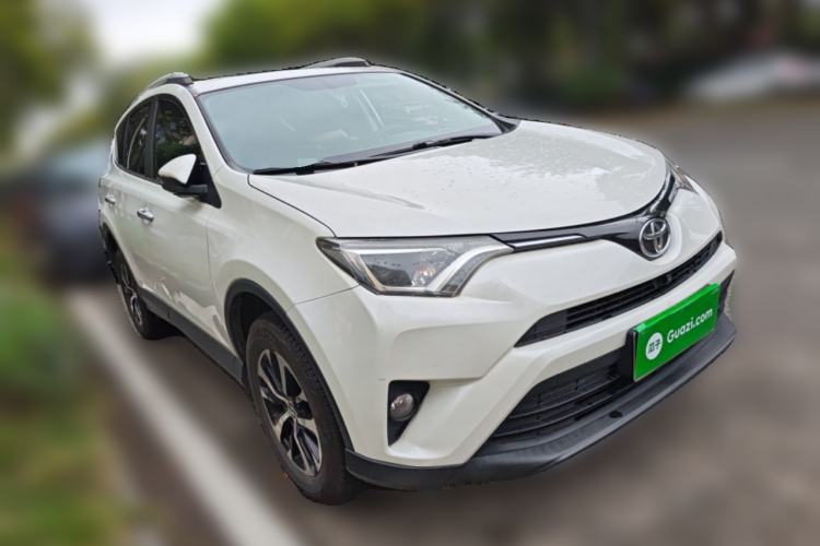 Used Toyota RAV4 2016 2.0L CVT Two-Wheel Drive Fashion Edition China V Standard Exterior 1