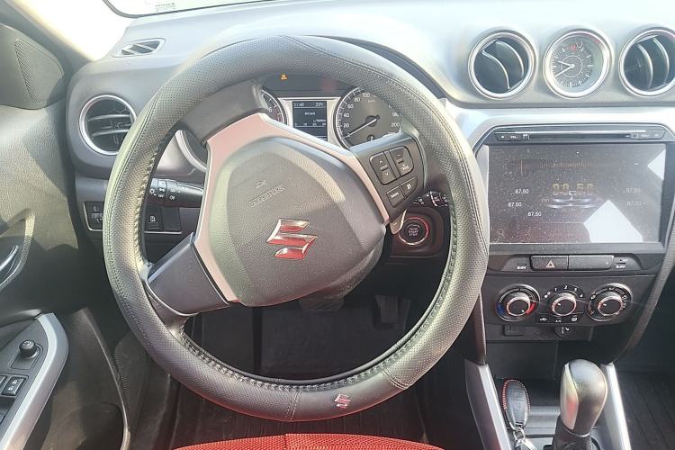 Used Suzuki Vitara 2016 1.4T Automatic Two-Wheel Drive Elite Model Steering Wheel