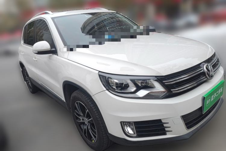 Used Volkswagen Tiguan 2015 1.8TSI Automatic Two-Wheel Drive Luxury Model Front Right 45 Deg