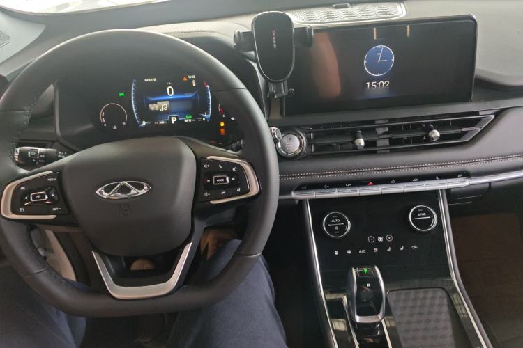 Used Chery Tiggo 8 2024 230TCI Automatic New Edition 7-Seater Center Console