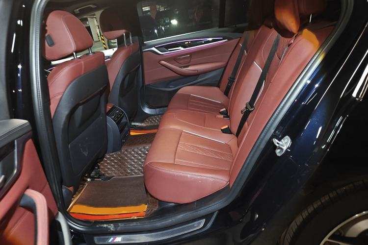 Used BMW 5 Series 2022 Restyled 525Li Luxury Package Interior 4