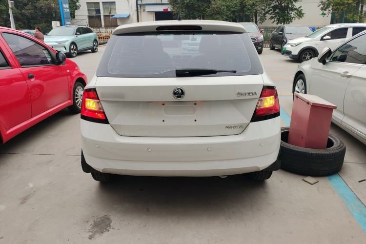 Used Skoda Fabia 2015 1.4L Automatic Front-Drive Model
