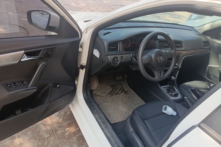 Used Volkswagen Lavida 2017 1.6L Automatic Comfort Edition
