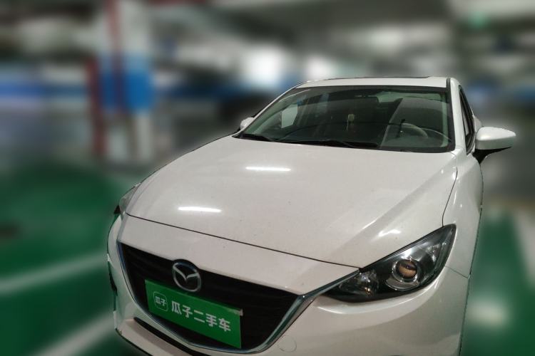 Used Mazda 3 Axela 2016 Sedan 1.5L Automatic Luxury Model
