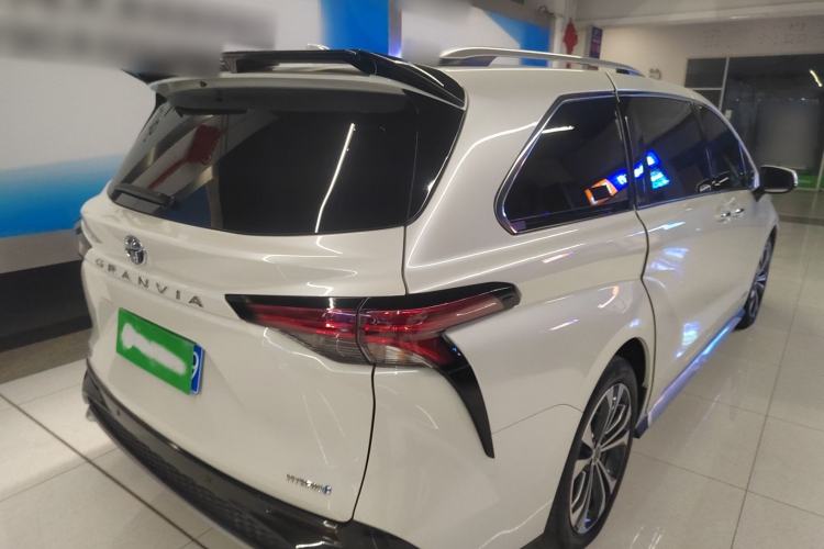 Used Toyota Granvia 2023 2.5L Hybrid Prestige PLUS Edition